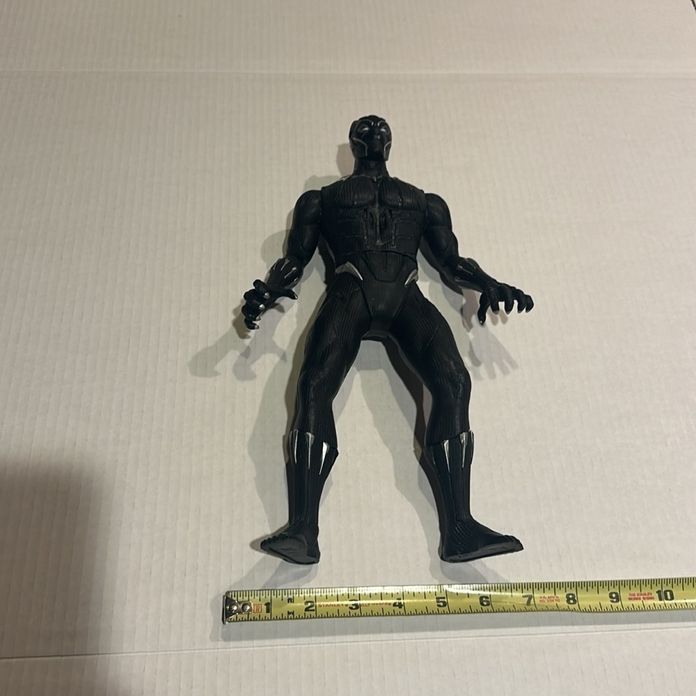 Black panther black silver figurine that makes a noise when you twist the waist - Picture 4 of 6